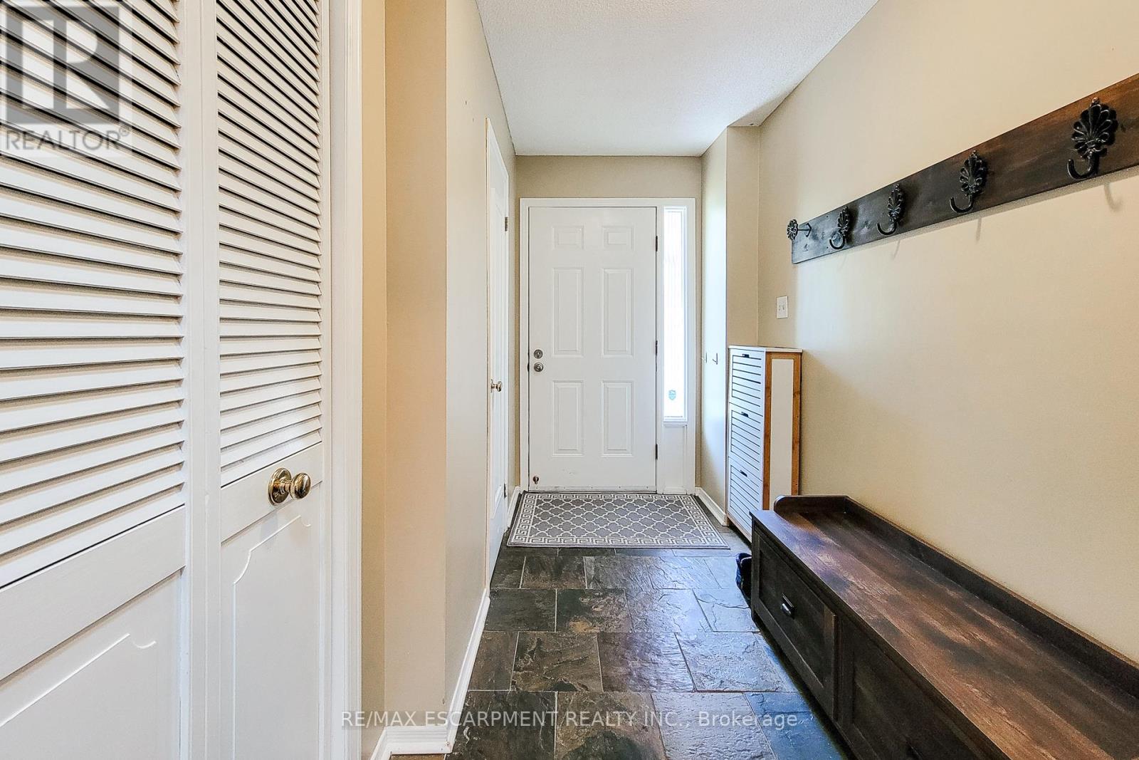 Photo 9 of 76 Baxter Crescent, Thorold ON