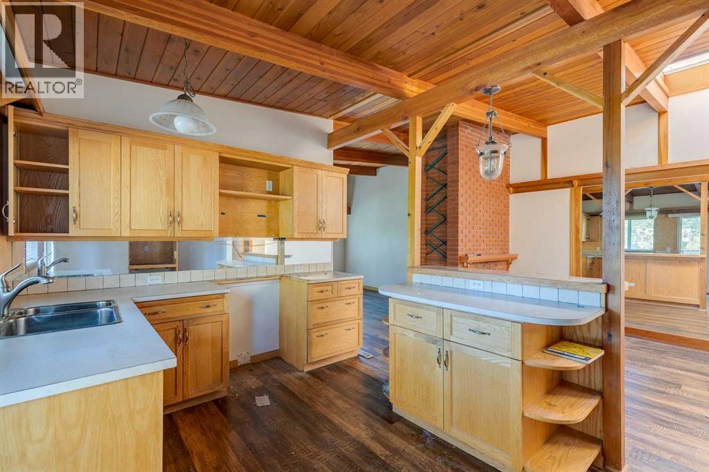 Multi-family House Bungalow for Sale in   Avenue SW Windsor Park Calgary 