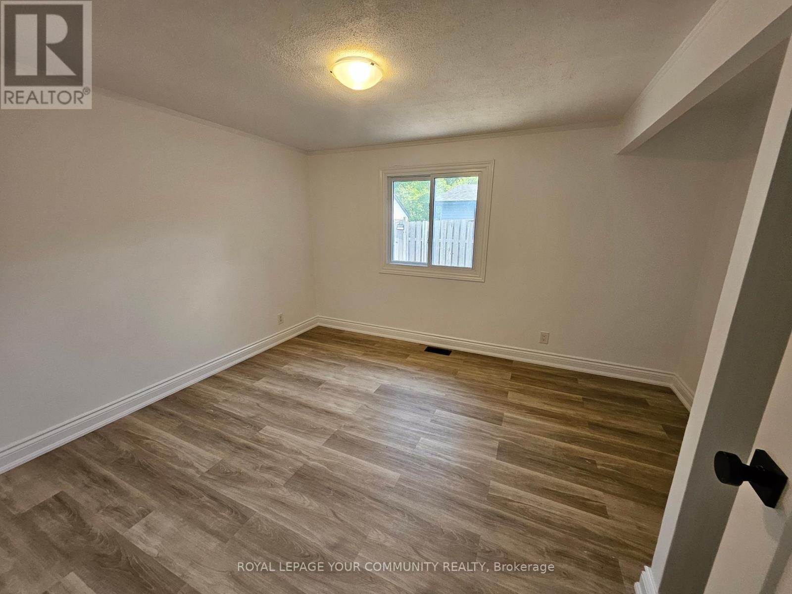 Photo 10 of 39 Eastern Avenue, New Tecumseth ON