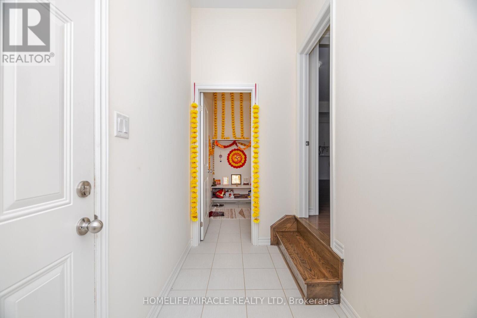 Photo 5 of 7 Aldenham Street, Brampton ON