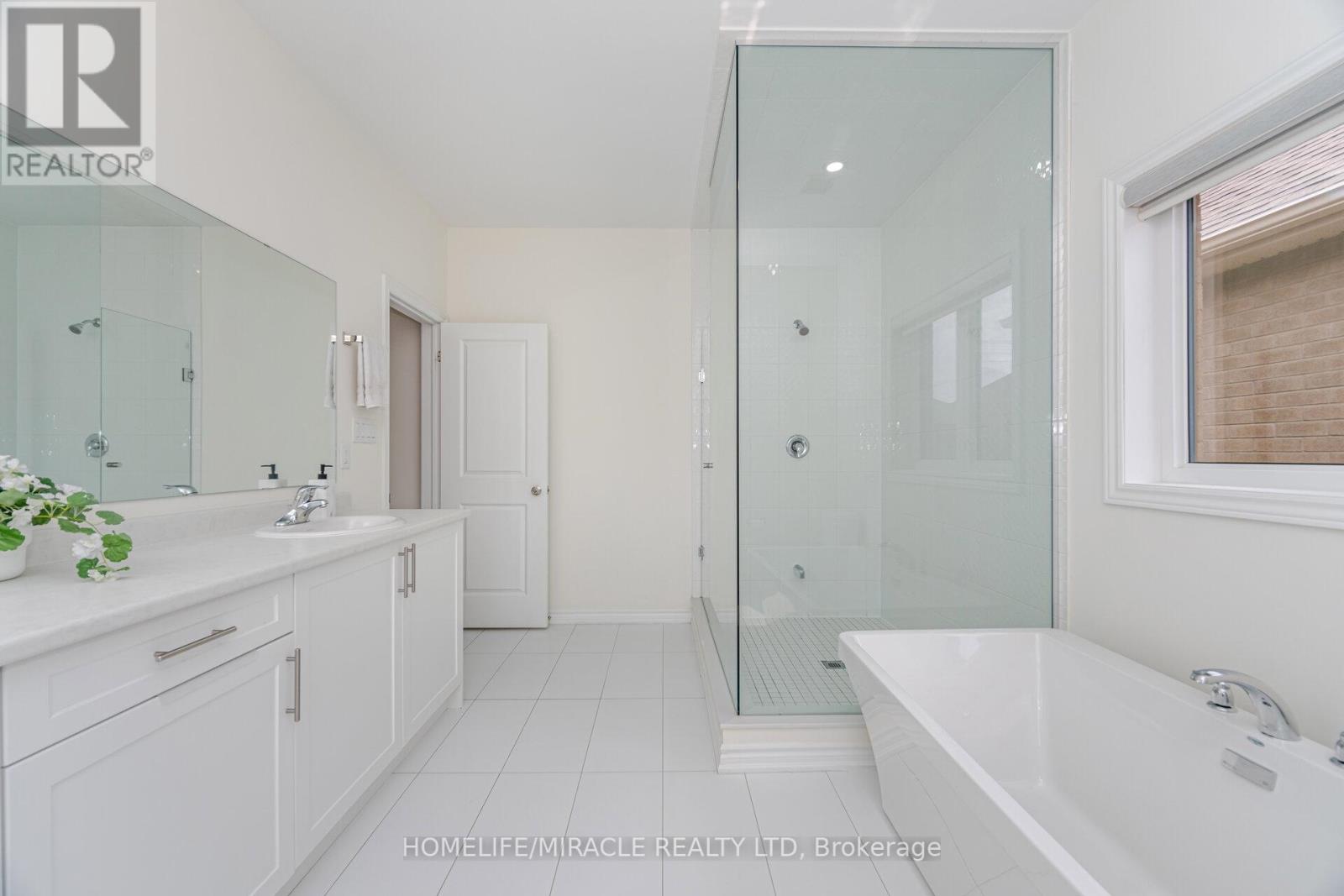 Photo 26 of 7 Aldenham Street, Brampton ON