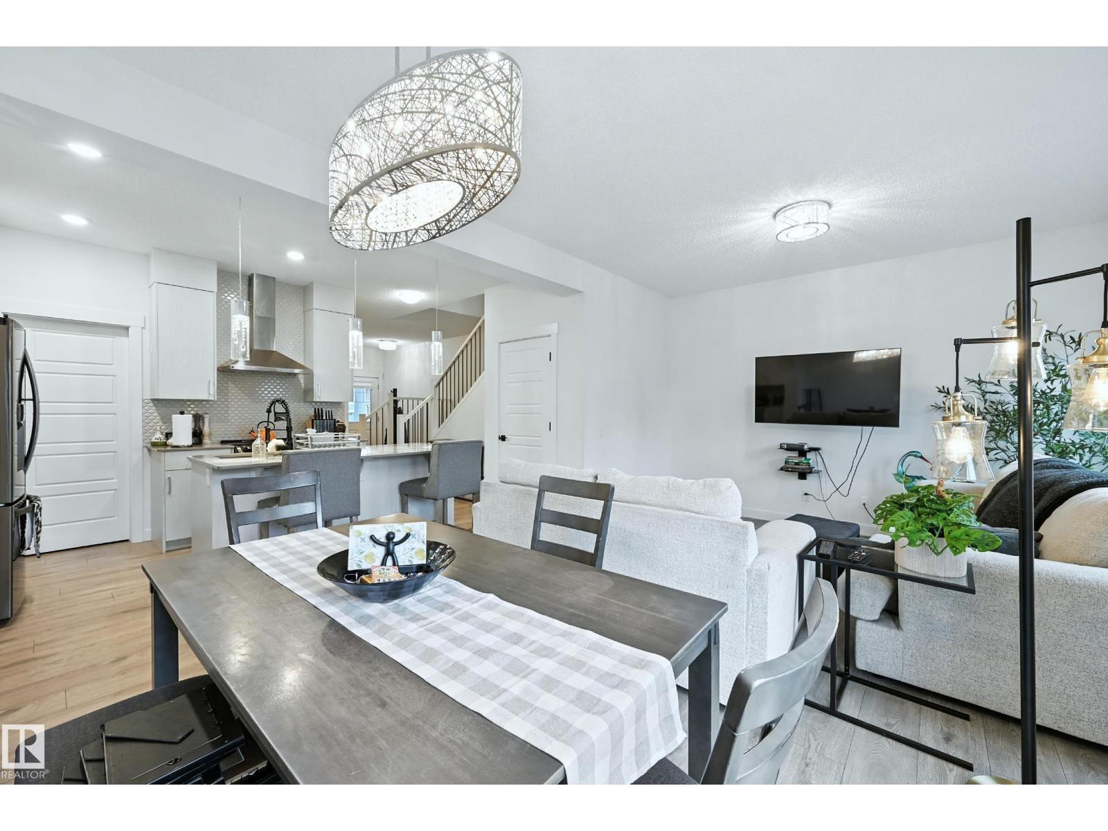Photo 7 of 16603 31 Av Sw, Edmonton AB