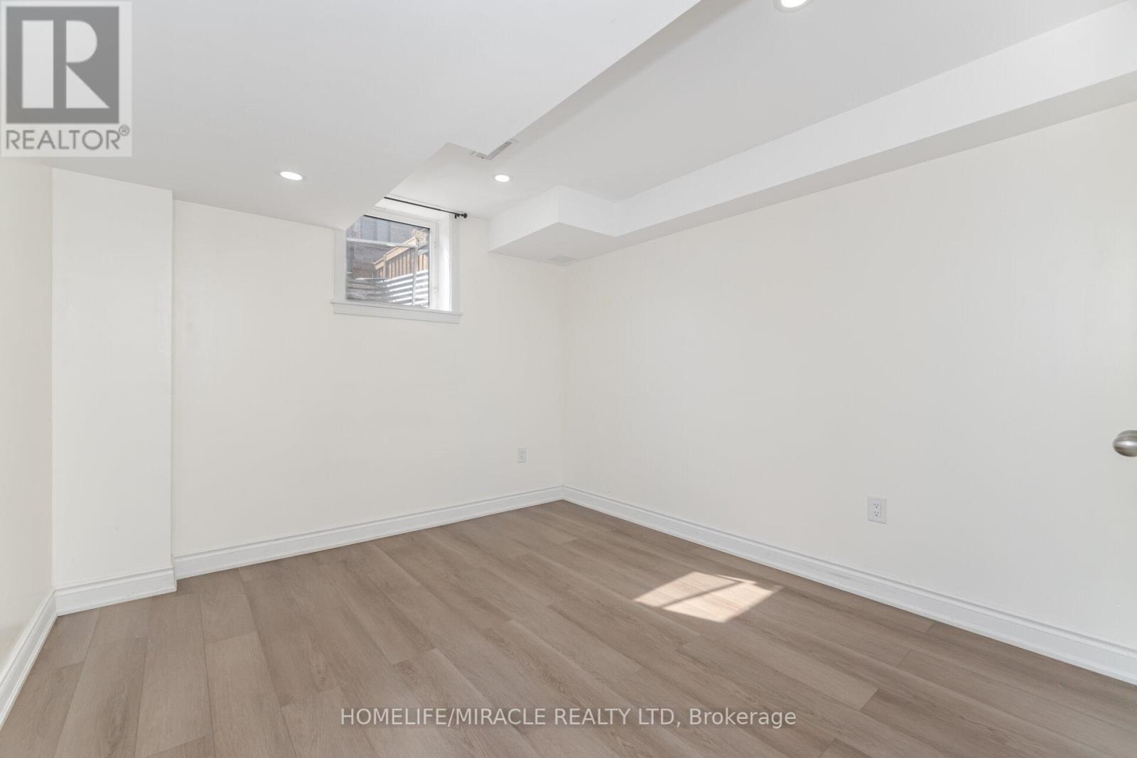Photo 25 of 7 Aldenham Street, Brampton ON