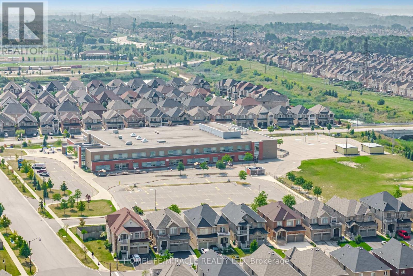 Photo 35 of 7 Aldenham Street, Brampton ON