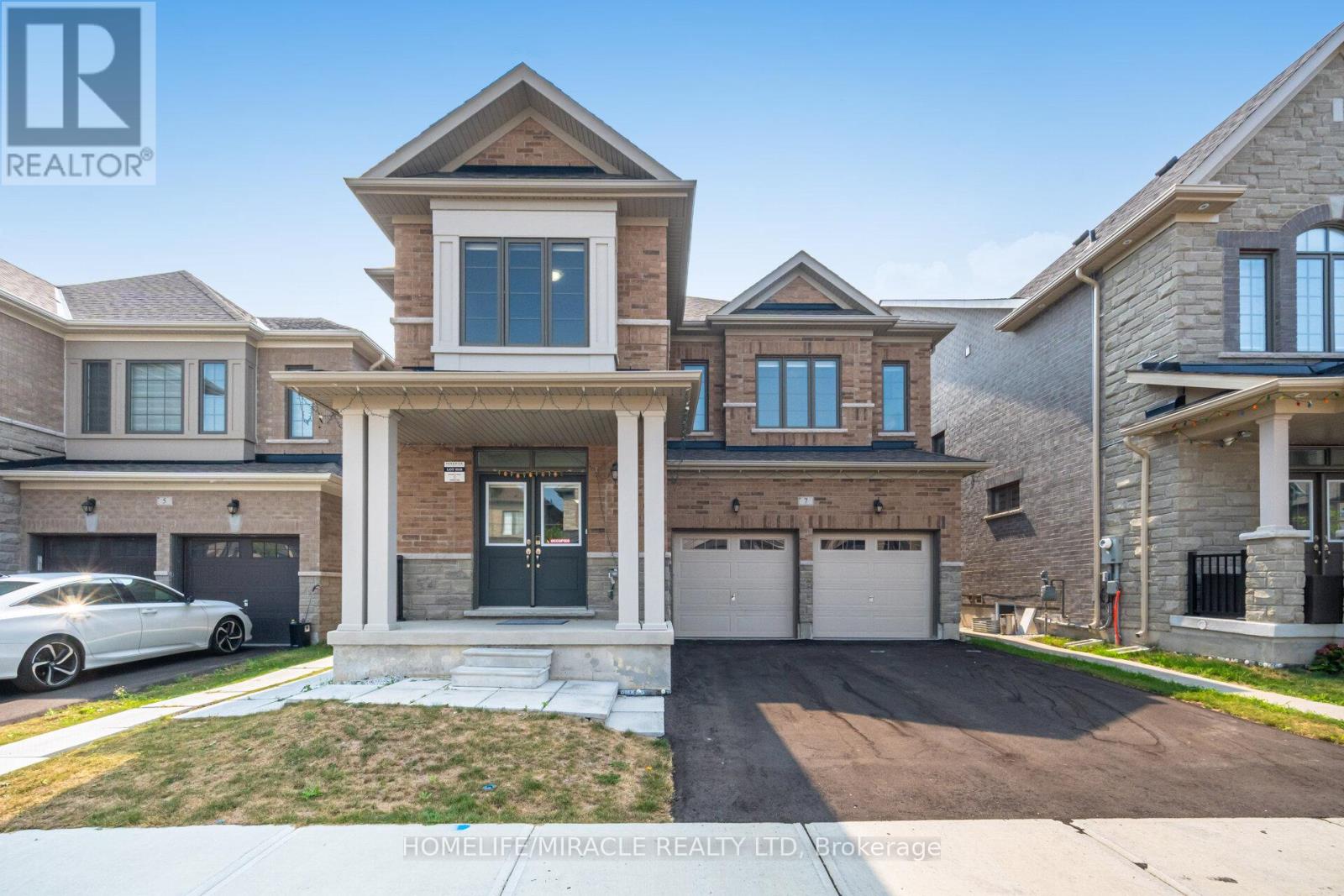 Photo 8 of 7 Aldenham Street, Brampton ON