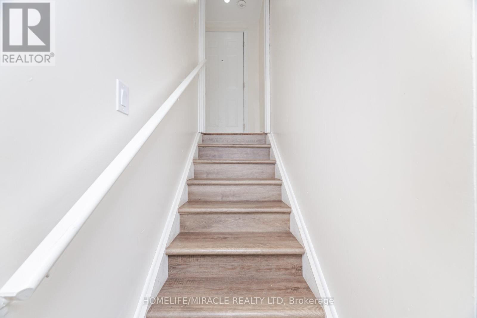 Photo 29 of 7 Aldenham Street, Brampton ON