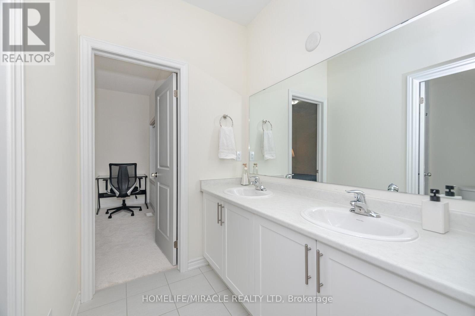 Photo 21 of 7 Aldenham Street, Brampton ON