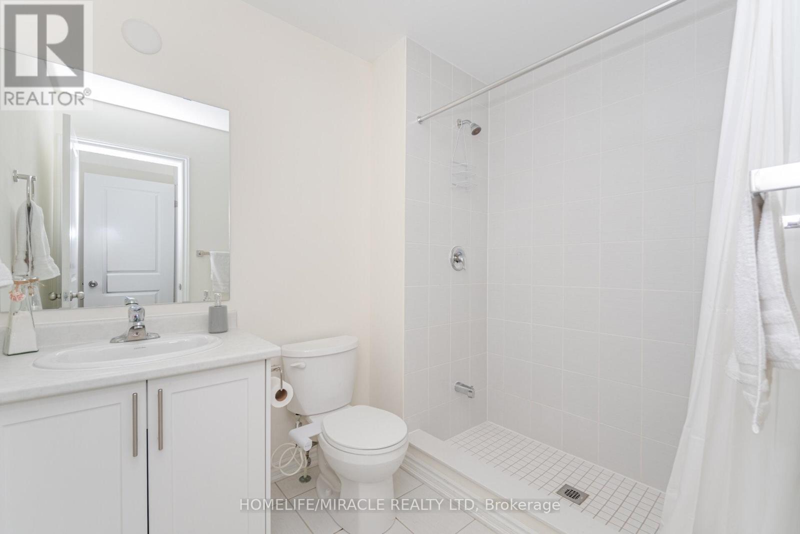 Photo 32 of 7 Aldenham Street, Brampton ON