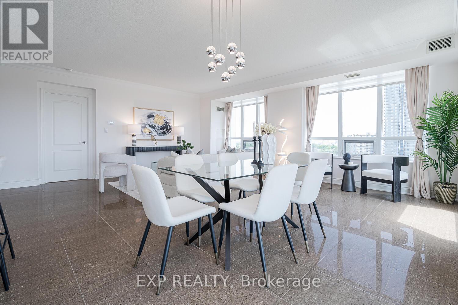 Photo 10 of 1205 88 Promenade Circle, Vaughan ON