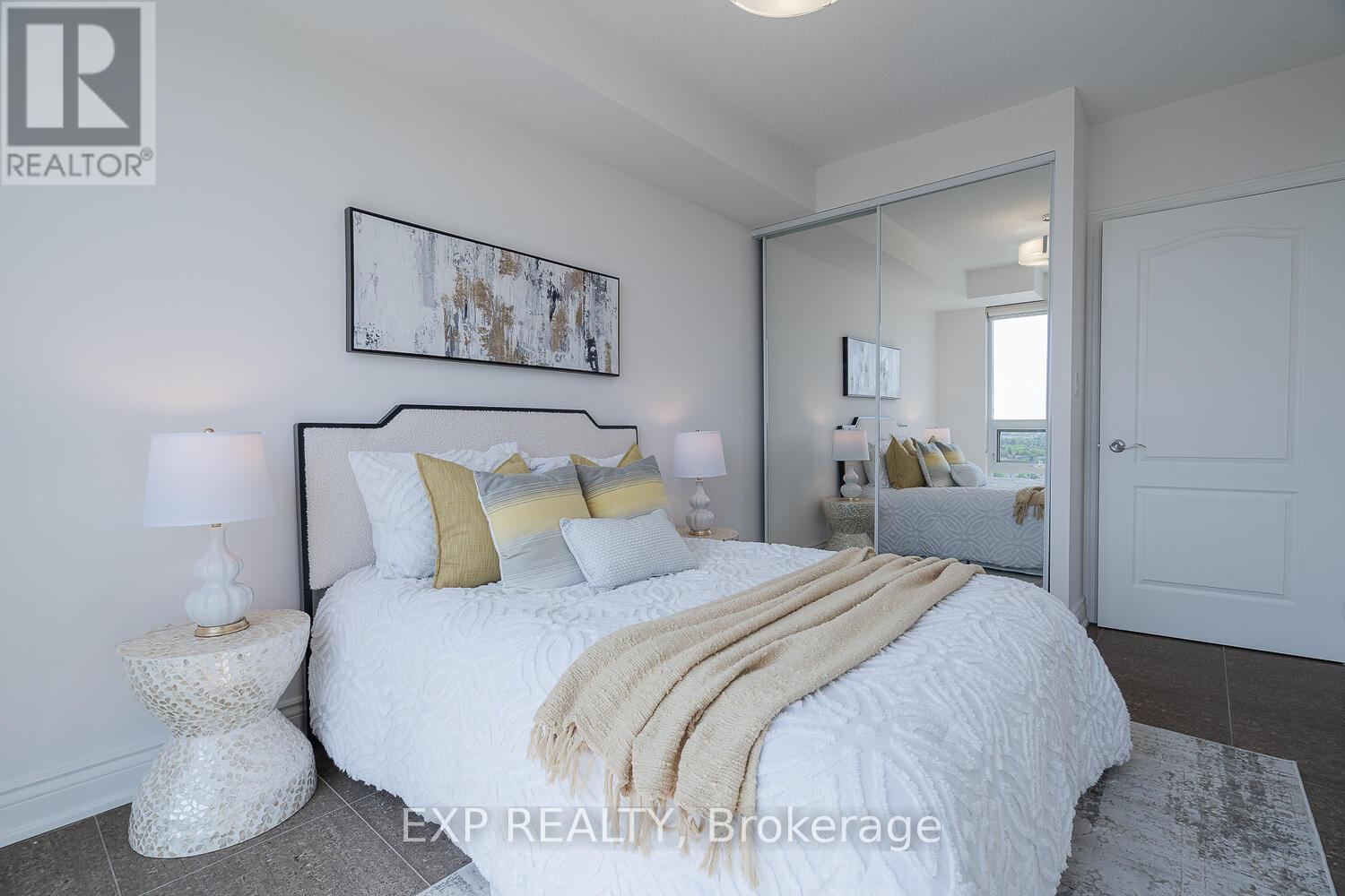 Photo 22 of 1205 88 Promenade Circle, Vaughan ON