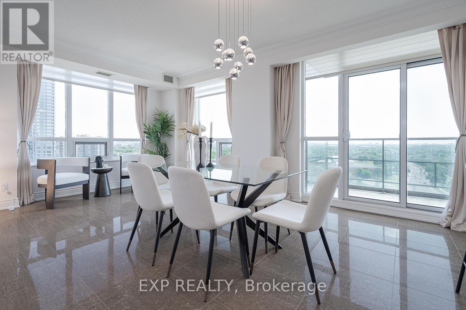 Photo 8 of 1205 88 Promenade Circle, Vaughan ON