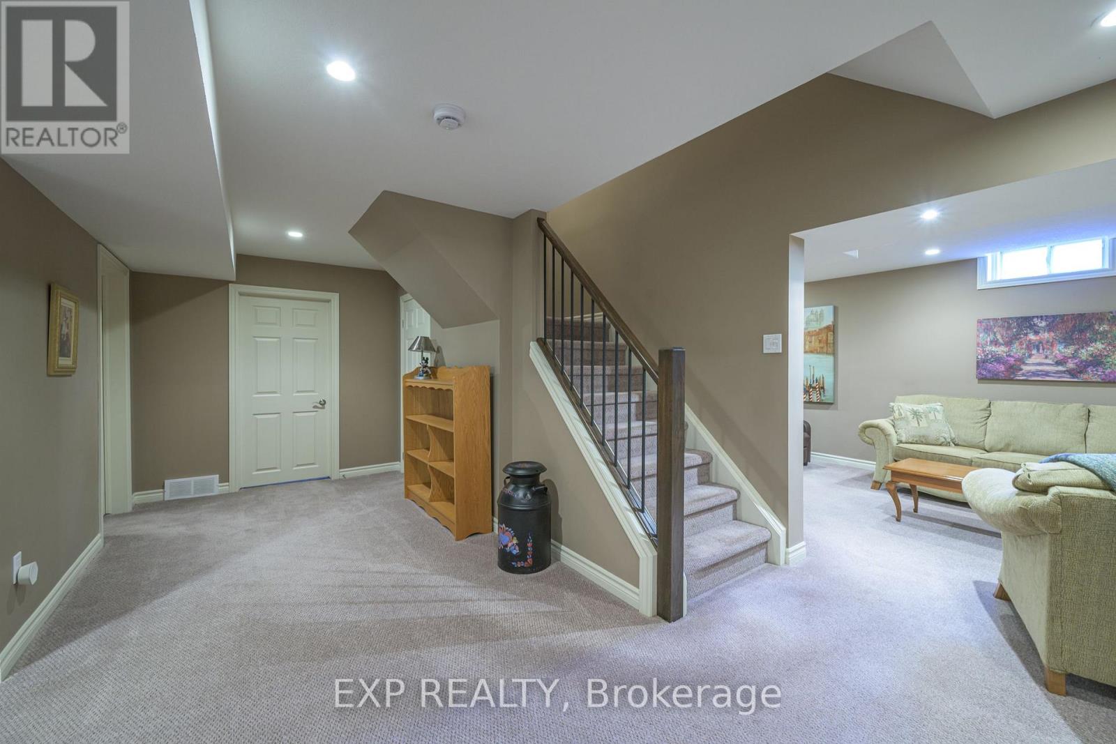 Photo 30 of 22 Glenridge Crescent, London North ON