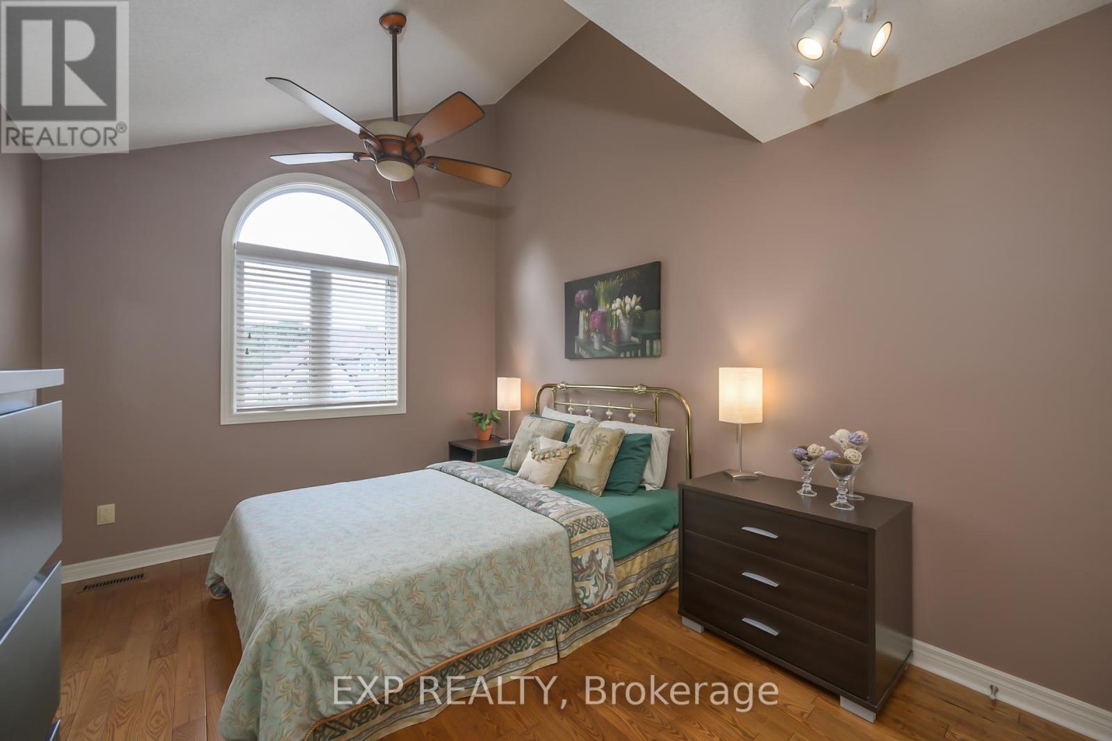 Photo 28 of 22 Glenridge Crescent, London North ON