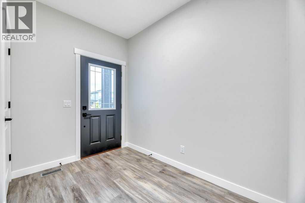 Photo 10 of 230 Wildrose Drive, Strathmore AB