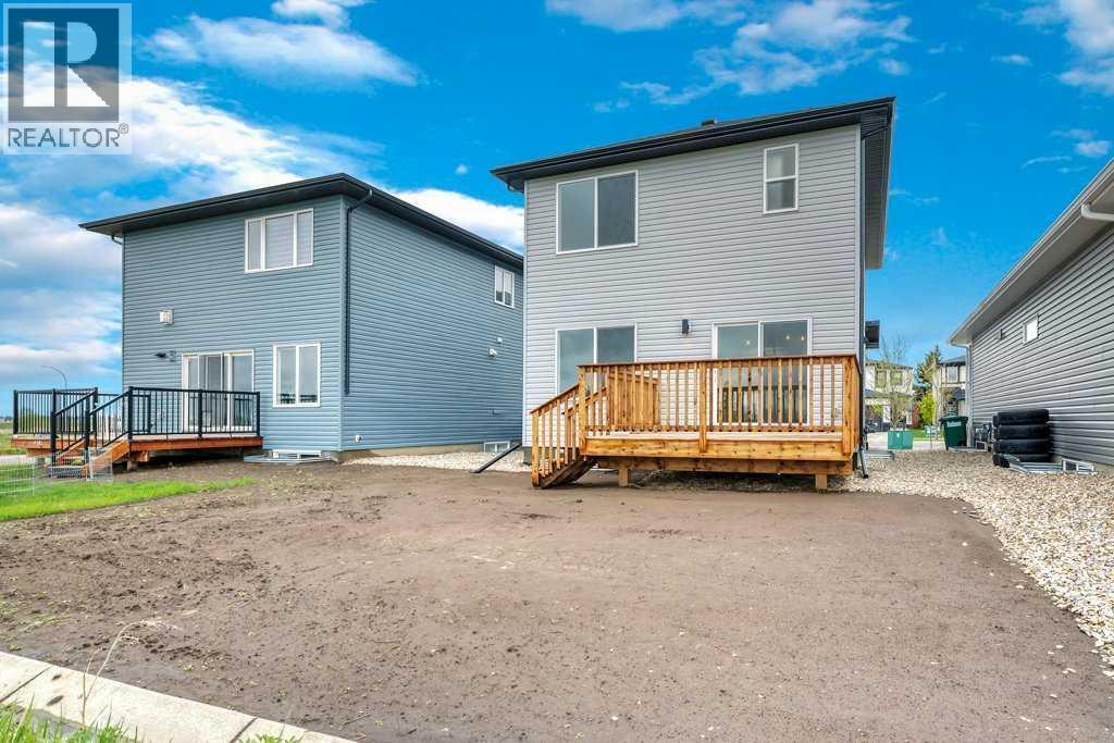 Photo 3 of 230 Wildrose Drive, Strathmore AB