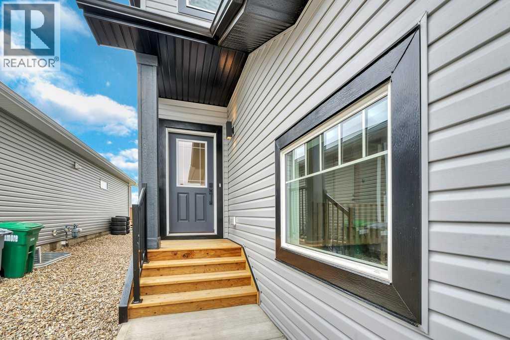 Photo 2 of 230 Wildrose Drive, Strathmore AB