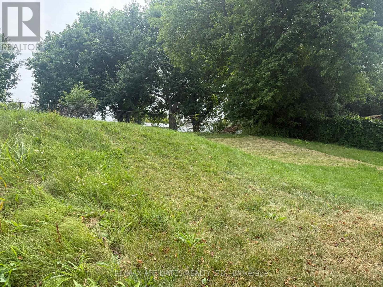 Photo 7 of 1868 Labonte Street, Clarencerockland ON