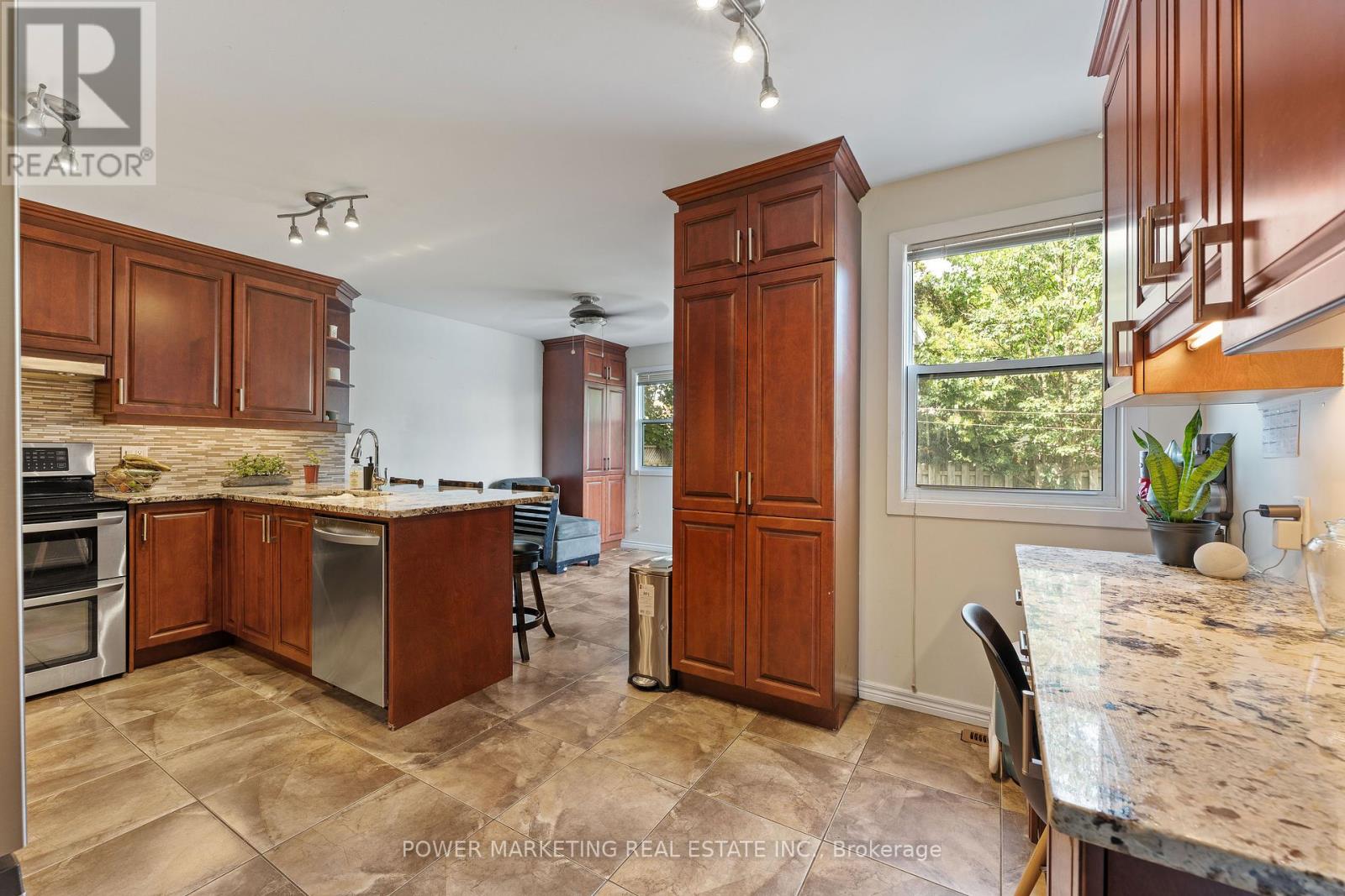 Photo 10 of 1809 Chopin Place, Ottawa ON
