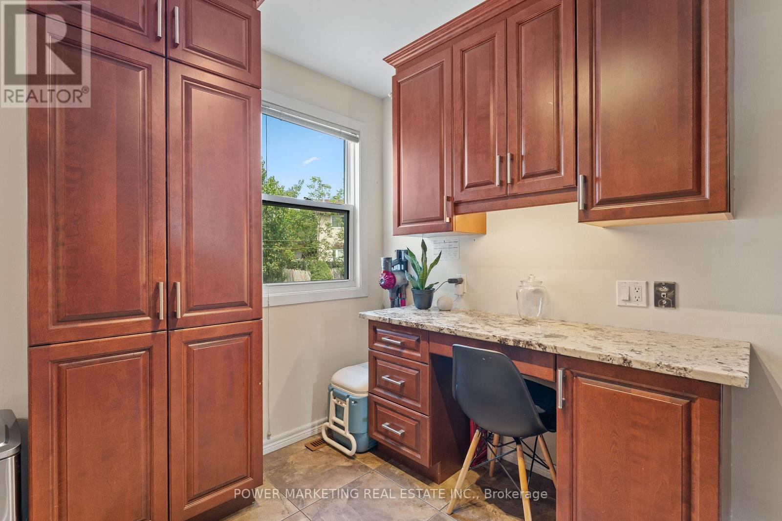 Photo 11 of 1809 Chopin Place, Ottawa ON