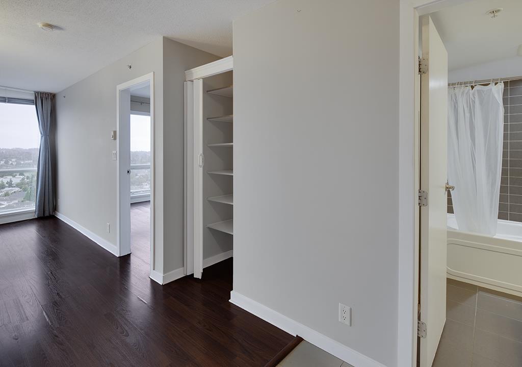 Photo 5 of 2510 13618 100 Avenue, Surrey BC