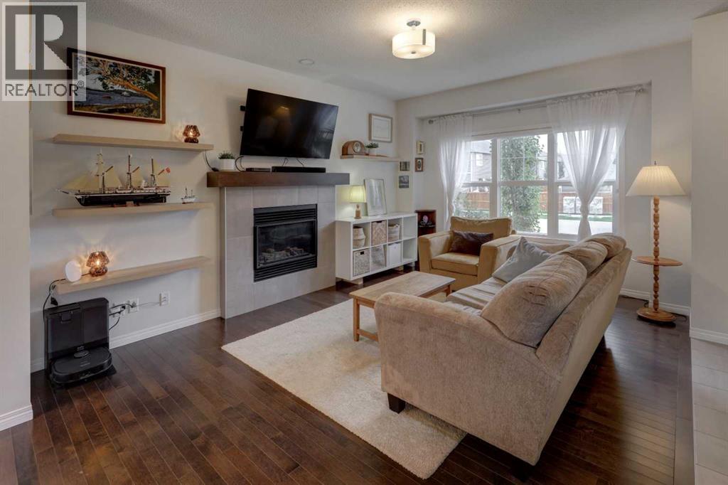 Photo 3 of 149 Hillcrest Avenue, Airdrie AB