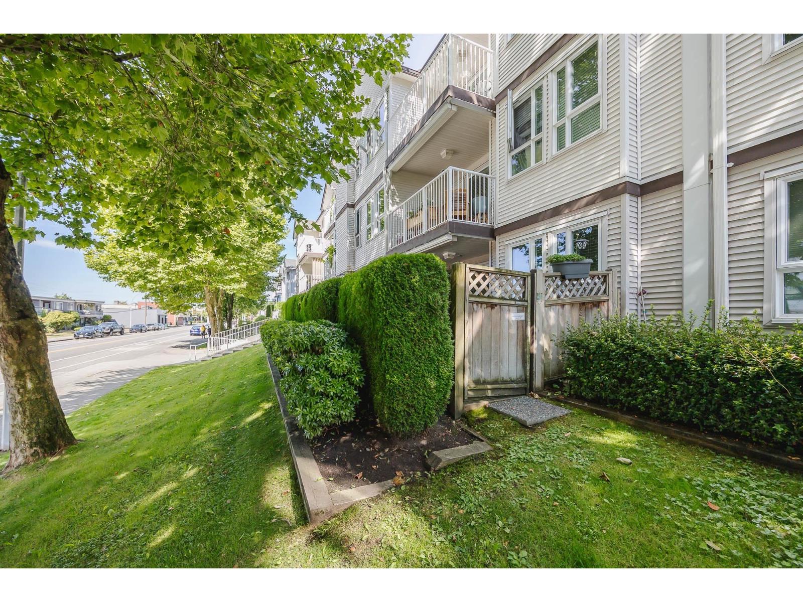 Photo 1 of 104 17727 58 Avenue, Surrey BC