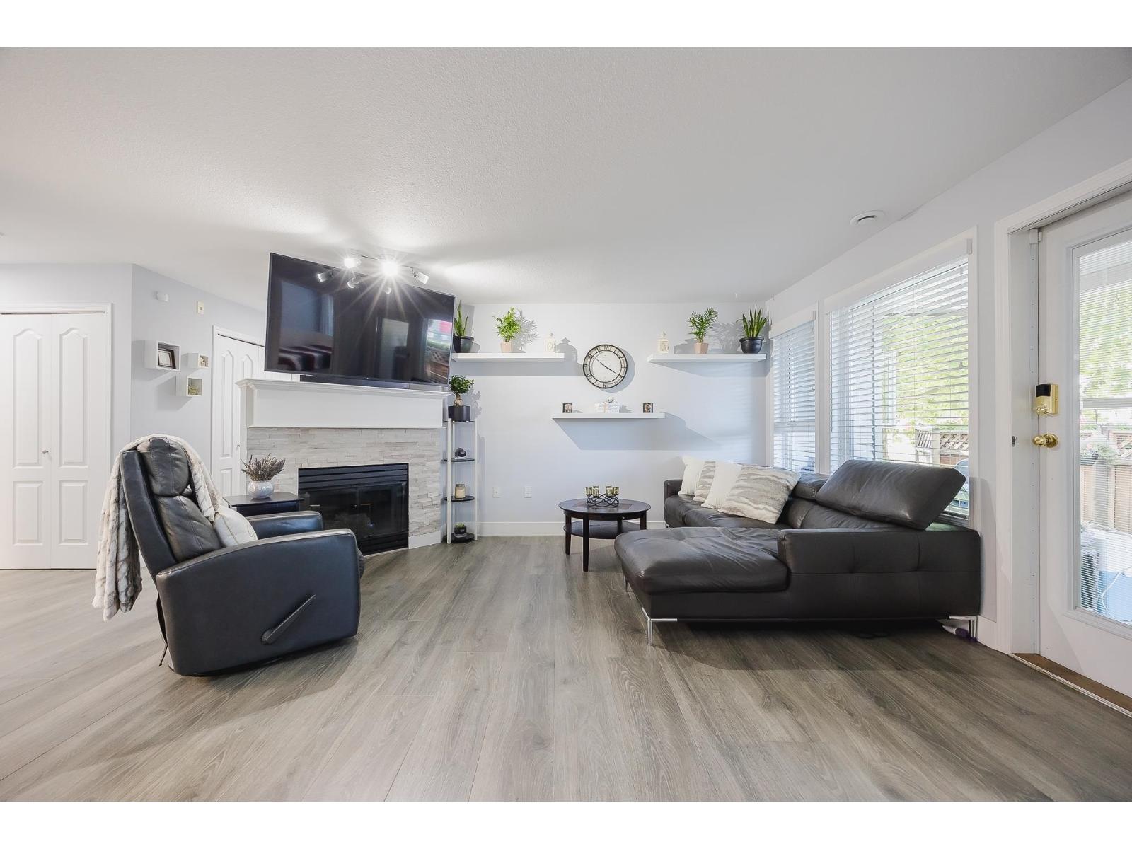 Photo 7 of 104 17727 58 Avenue, Surrey BC