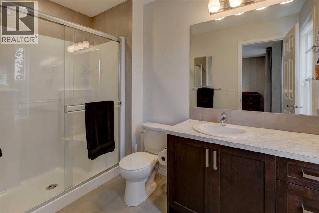 Photo 14 of 149 Hillcrest Avenue, Airdrie AB