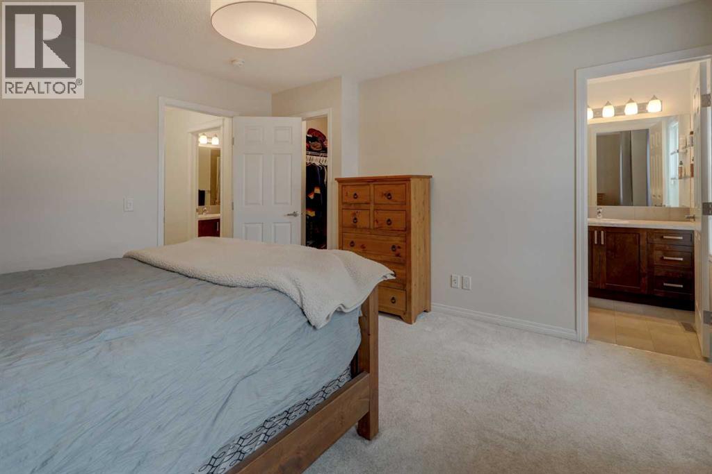 Photo 13 of 149 Hillcrest Avenue, Airdrie AB
