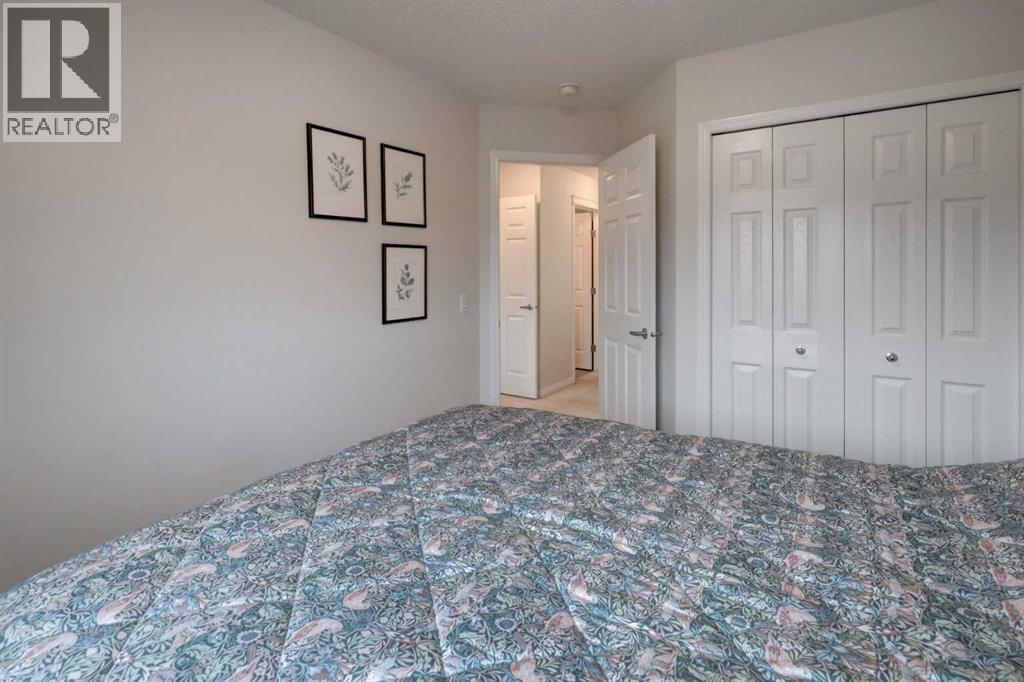 Photo 17 of 149 Hillcrest Avenue, Airdrie AB