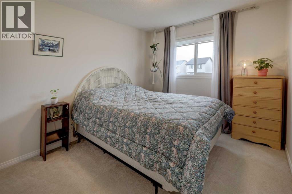 Photo 16 of 149 Hillcrest Avenue, Airdrie AB