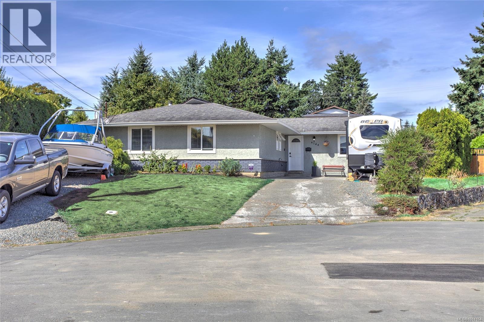 Photo 1 of 6144 Edgehill Pl, Duncan BC