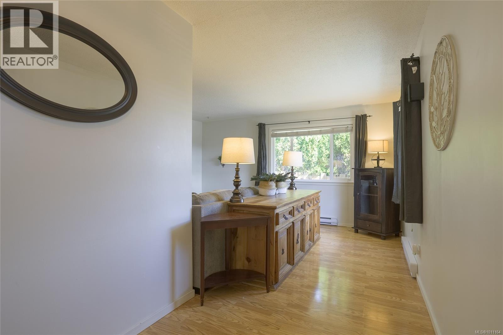 Photo 3 of 6144 Edgehill Pl, Duncan BC