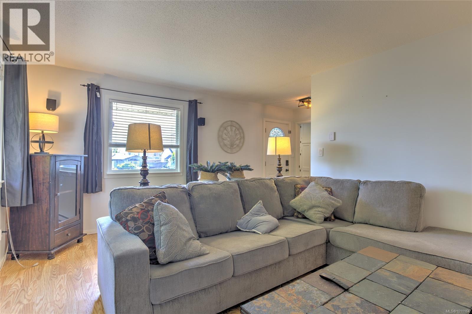 Photo 5 of 6144 Edgehill Pl, Duncan BC