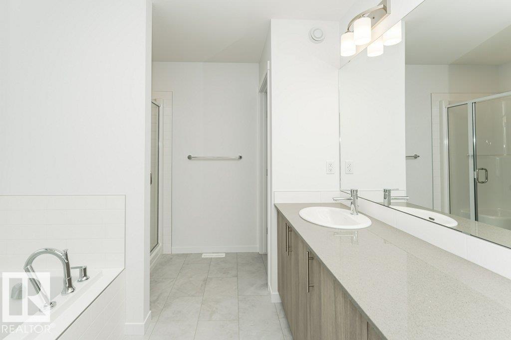 Photo 22 of 3947 Wren Lo Nw, Edmonton AB
