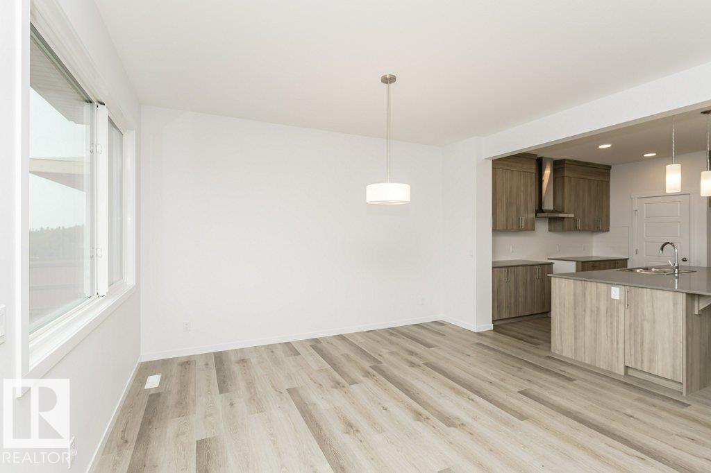 Photo 7 of 3947 Wren Lo Nw, Edmonton AB