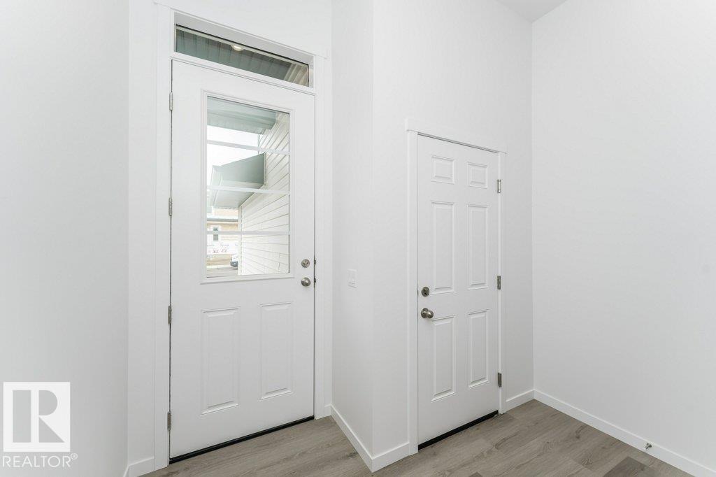Photo 8 of 3947 Wren Lo Nw, Edmonton AB