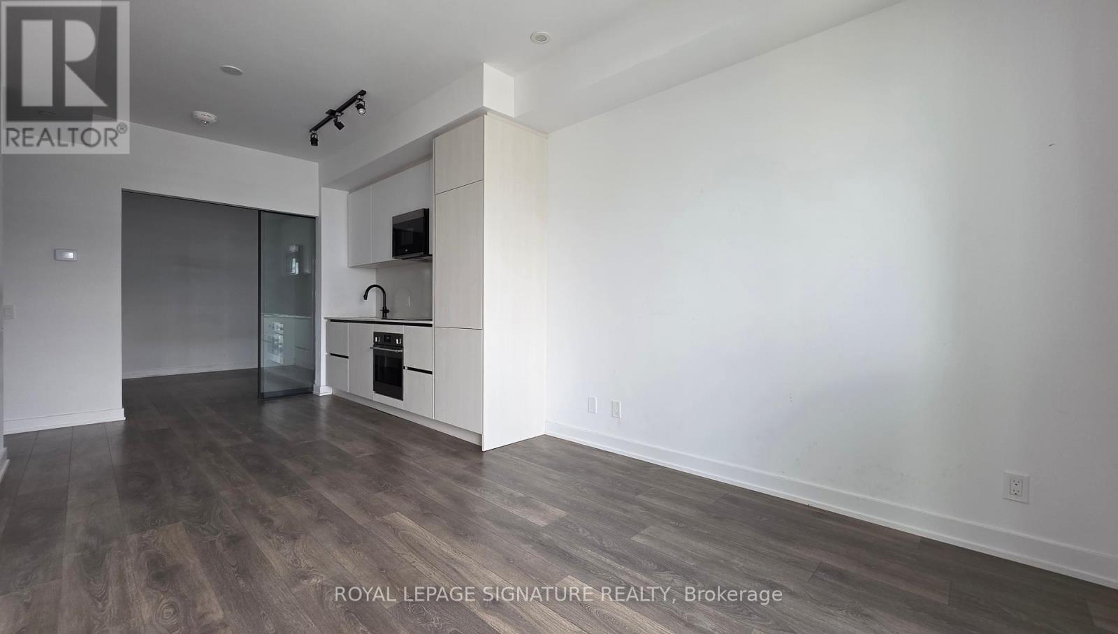 Photo 10 of 3501 108 Peter Street, Toronto ON