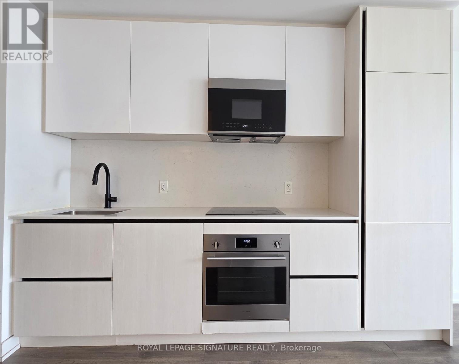 Photo 2 of 3501 108 Peter Street, Toronto ON