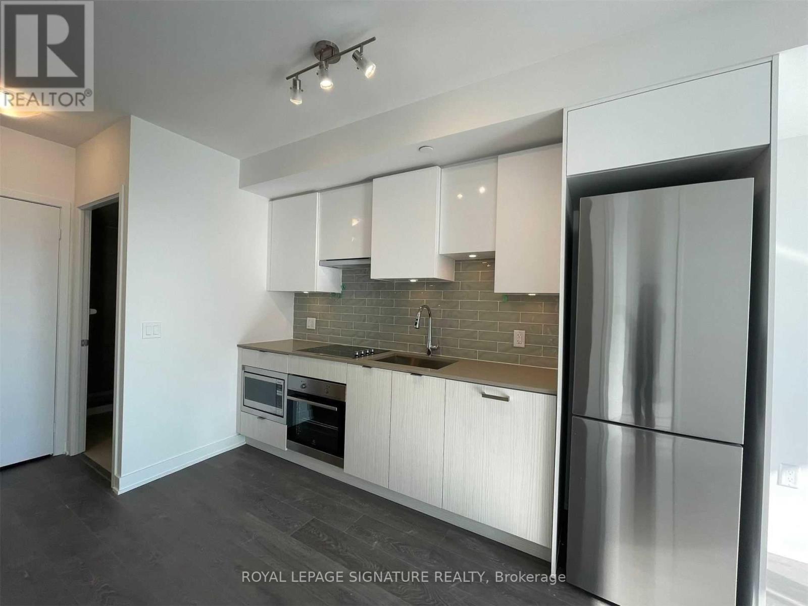 Photo 4 of 3605 195 Redpath Avenue, Toronto ON