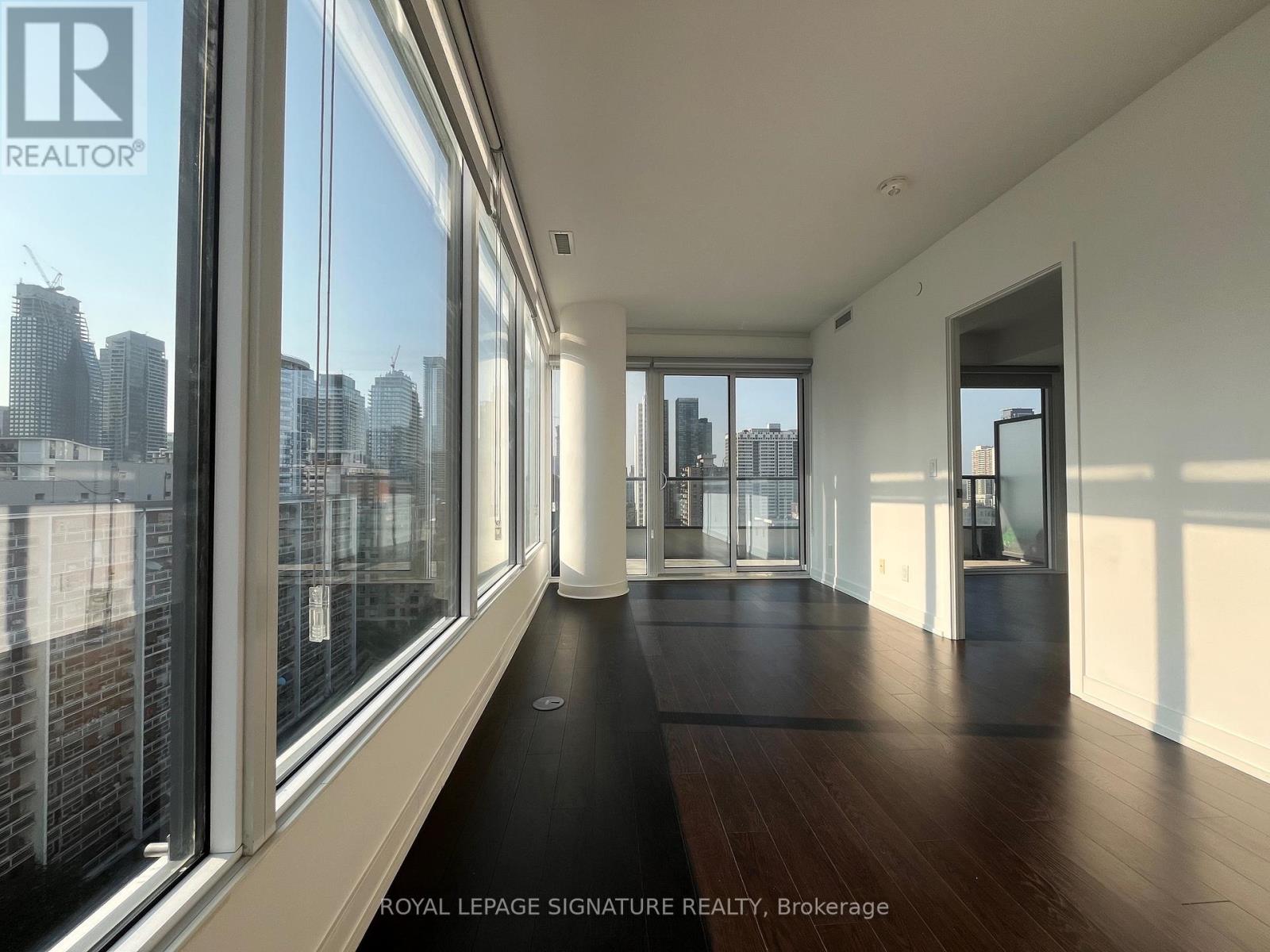 Photo 4 of 1806 85 Wood Street, Toronto ON