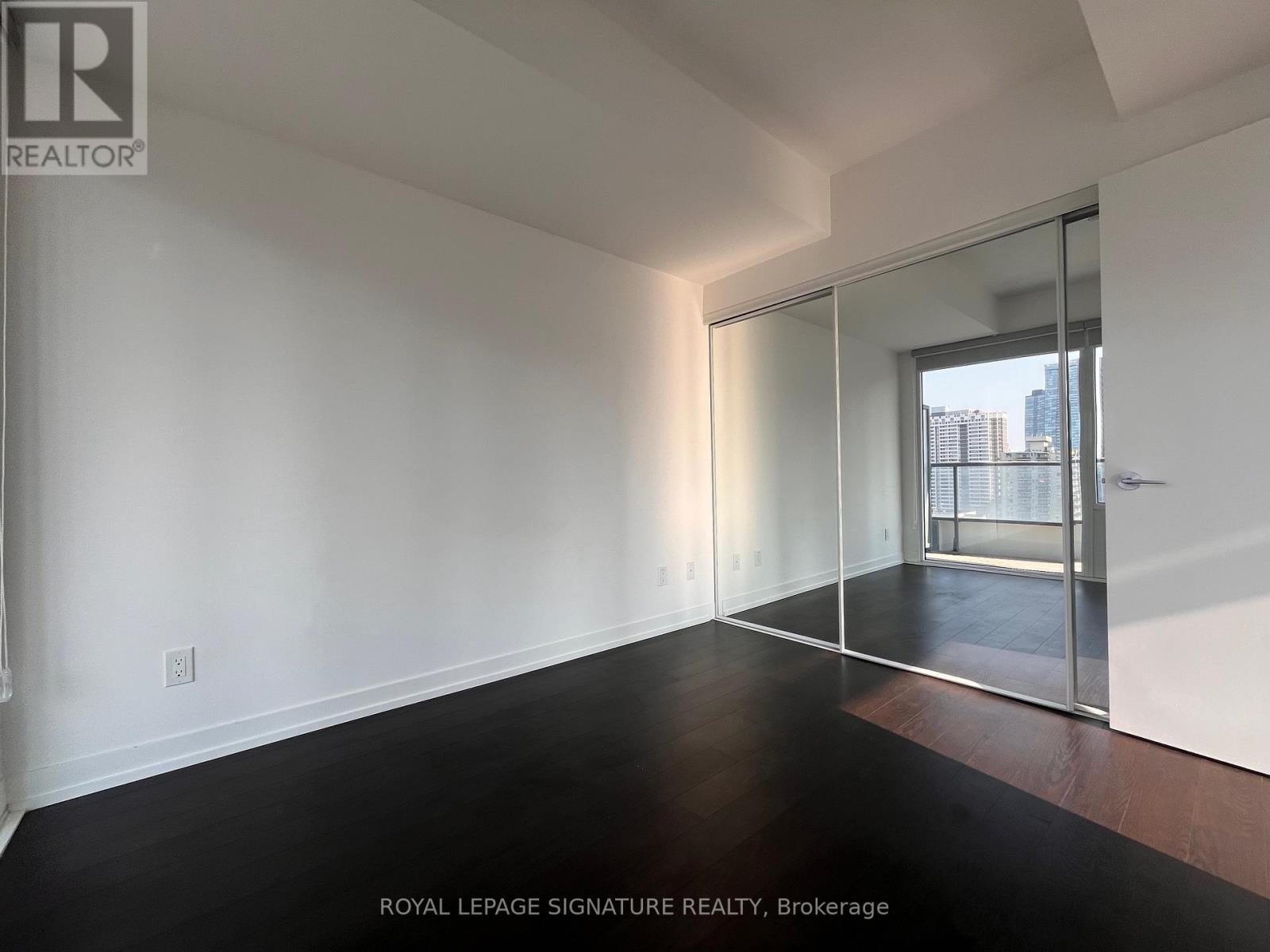 Photo 6 of 1806 85 Wood Street, Toronto ON