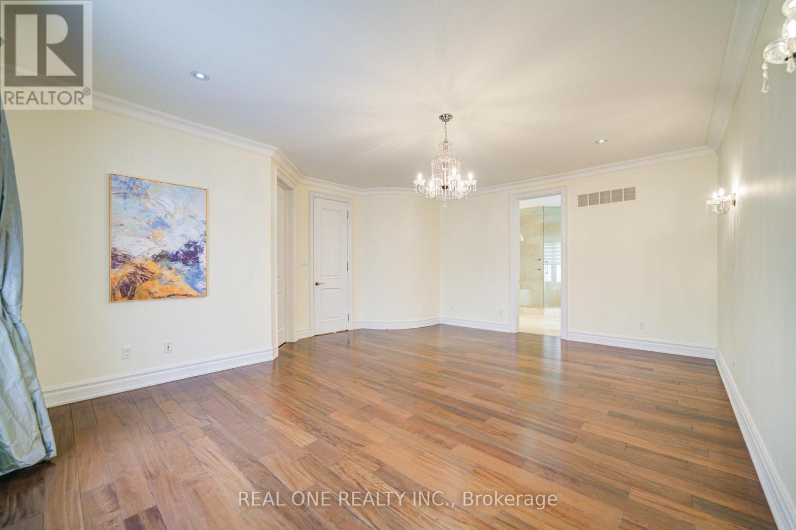 Photo 24 of 210 Maplehurst Avenue, Toronto ON