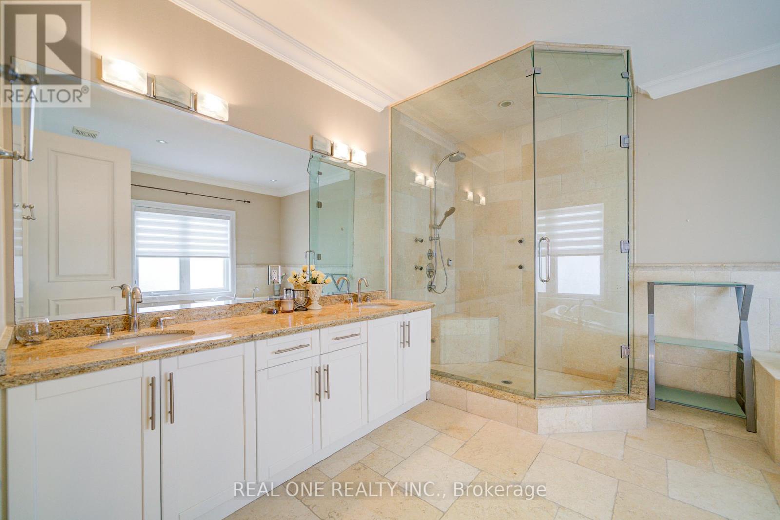 Photo 25 of 210 Maplehurst Avenue, Toronto ON