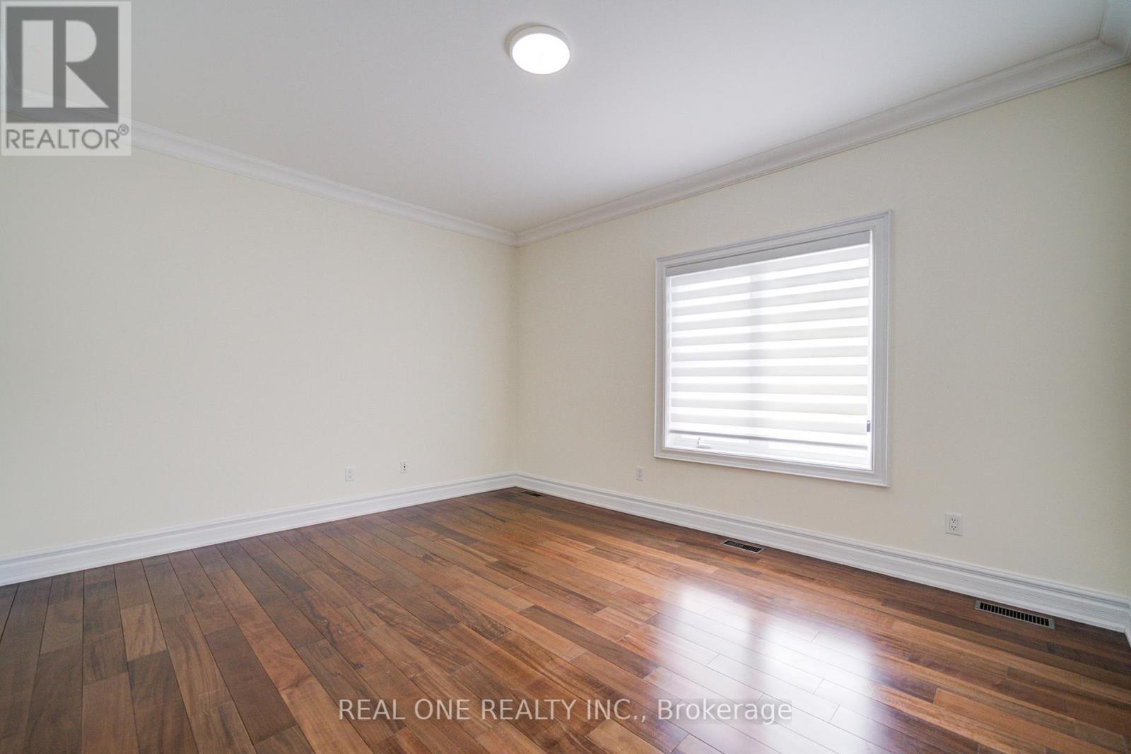 Photo 29 of 210 Maplehurst Avenue, Toronto ON