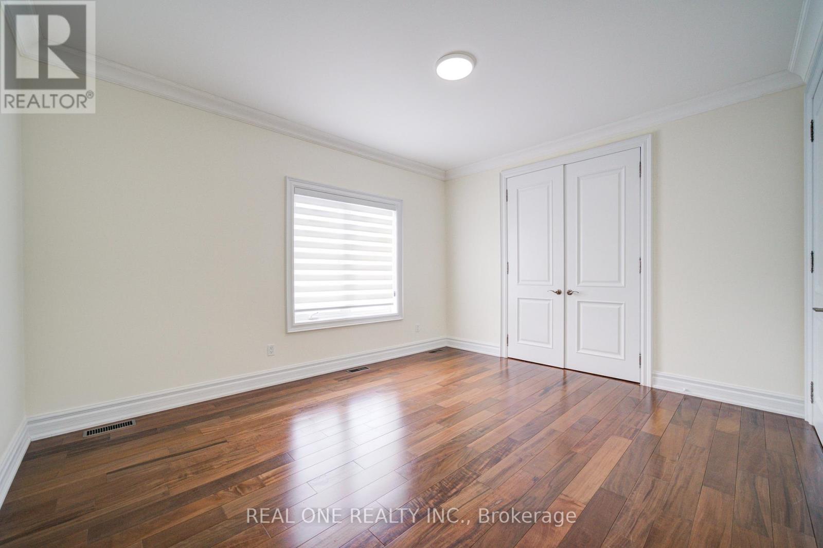 Photo 30 of 210 Maplehurst Avenue, Toronto ON