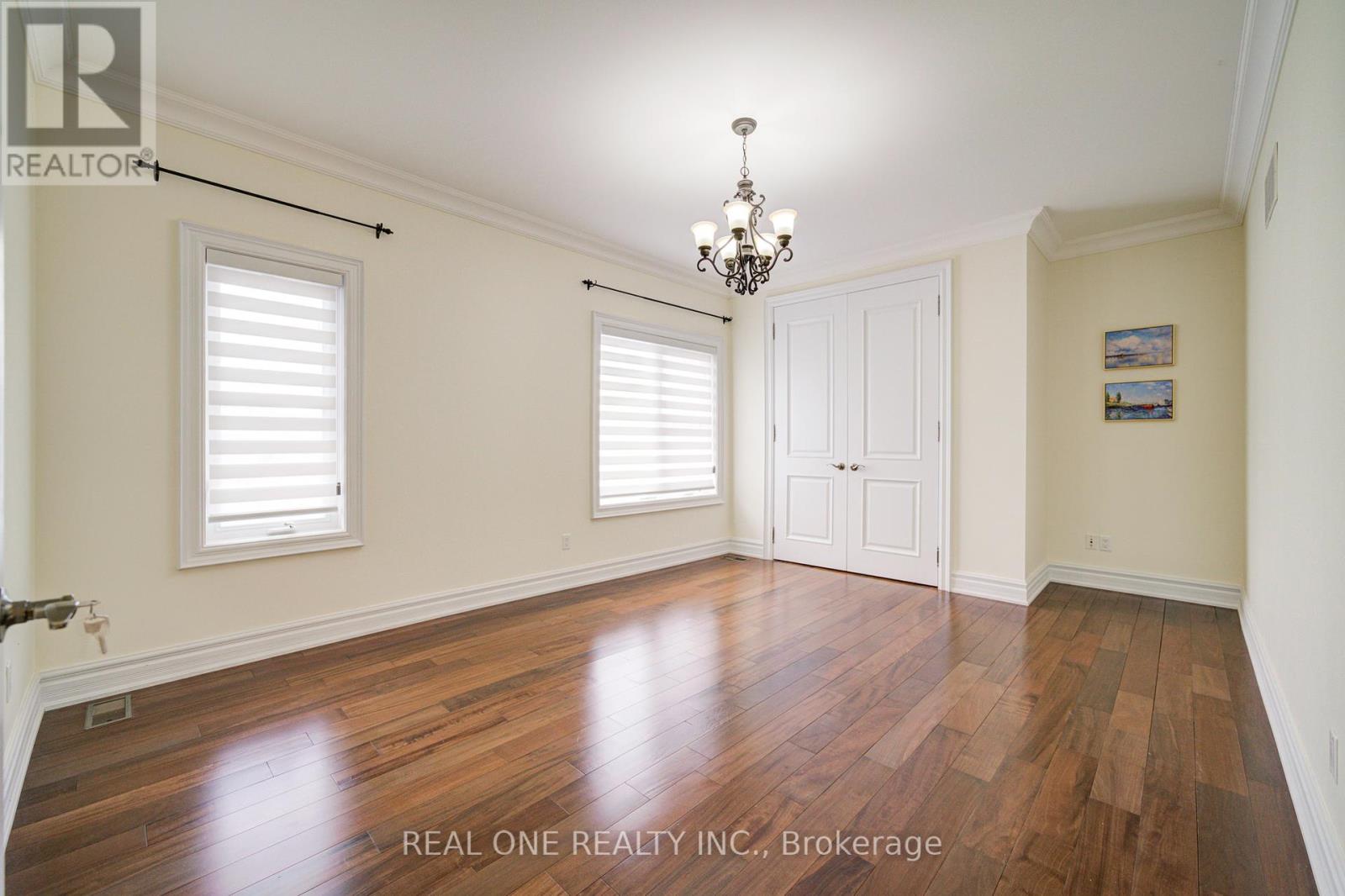 Photo 31 of 210 Maplehurst Avenue, Toronto ON