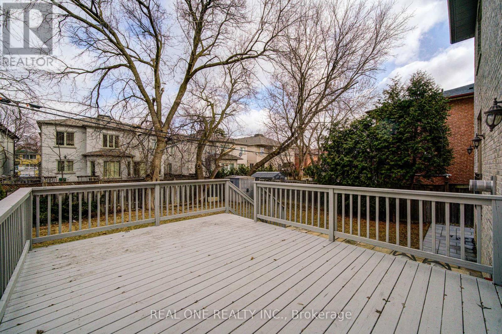 Photo 40 of 210 Maplehurst Avenue, Toronto ON