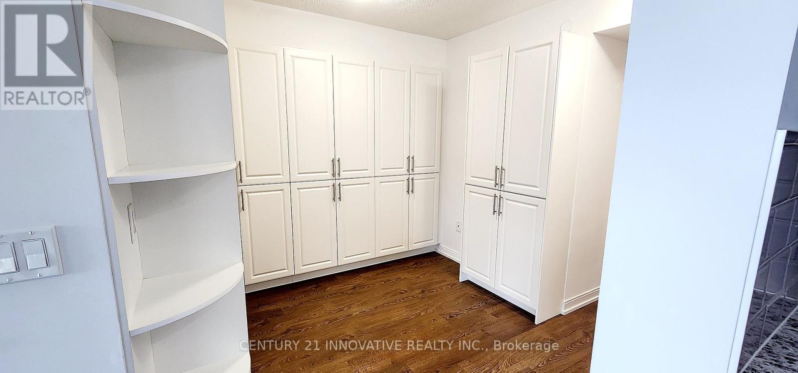 Photo 9 of 2616 275 Village Green Square, Toronto ON