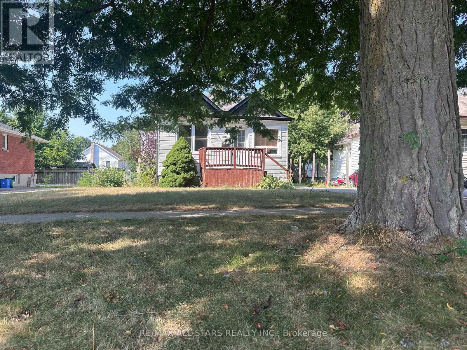 Photo 2 of 86 Cromwell Avenue, Oshawa ON